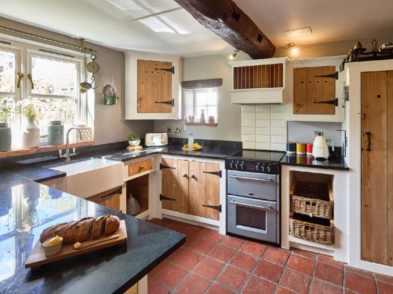 217160_12465587_DOC_00_0000hi18