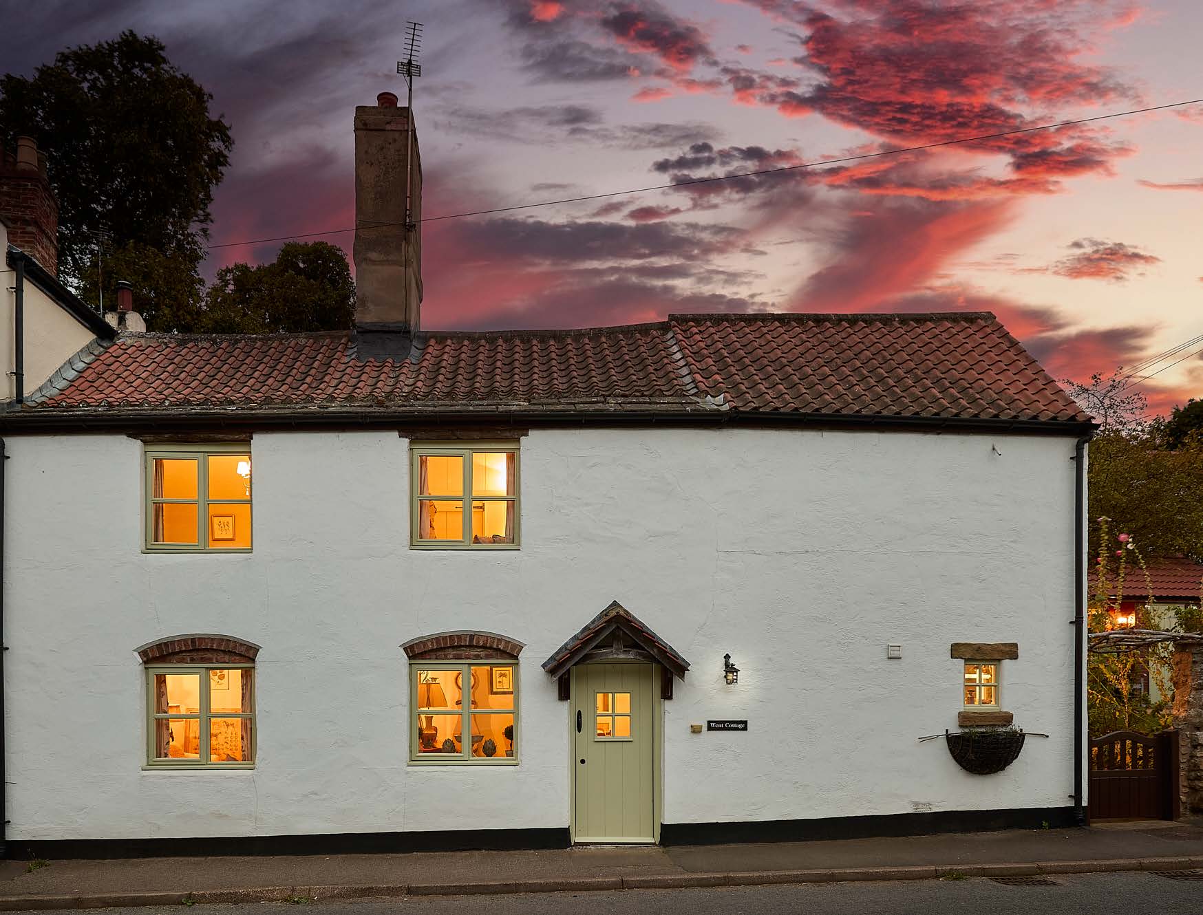 217160_12465587_DOC_00_0000hi8