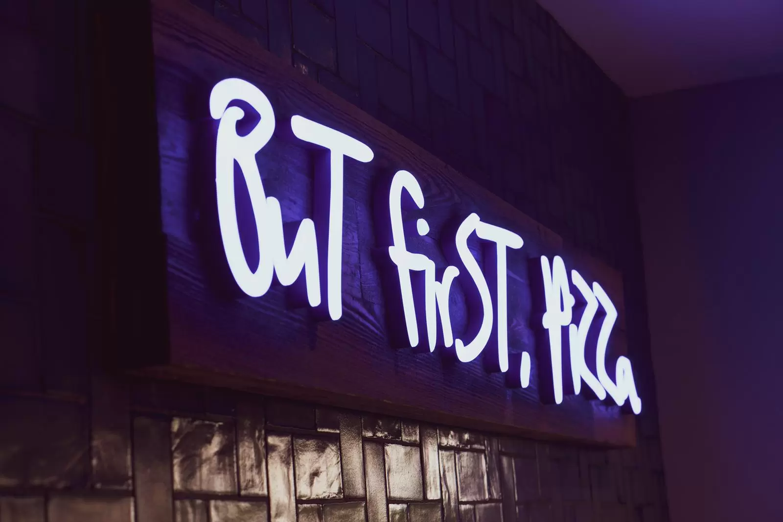 Blue Smoke sign