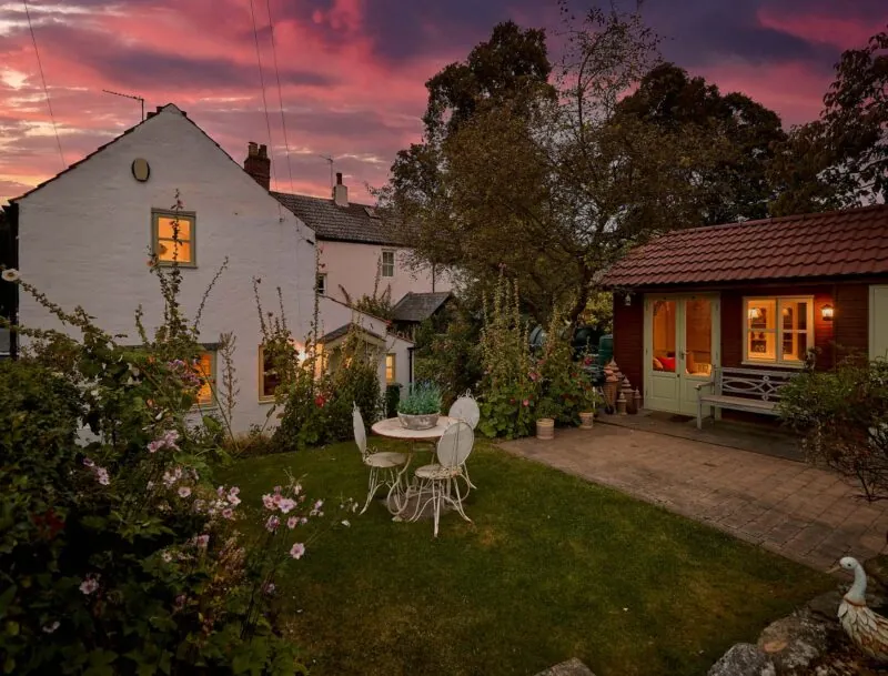 217160_12465587_DOC_00_0000hi7